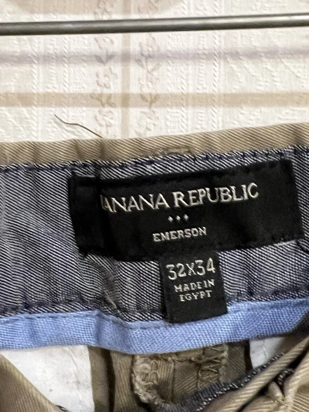 Banana Republic Emerson Chino Pants Men’s 32 x 34 (Fits 32 x 32) Tan Cotton
